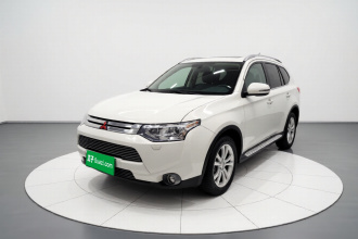 三菱 欧蓝德(进口) 2014款 2.4L 四驱豪华超值版 7座