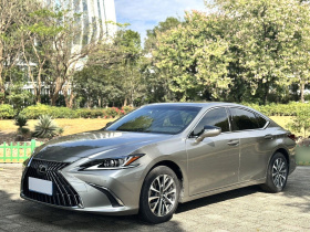 雷克萨斯ES 2021款 200 卓越版