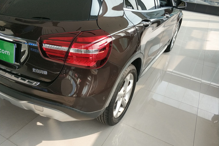 奔驰GLA 2017款 GLA 200 动感型车身外观6006