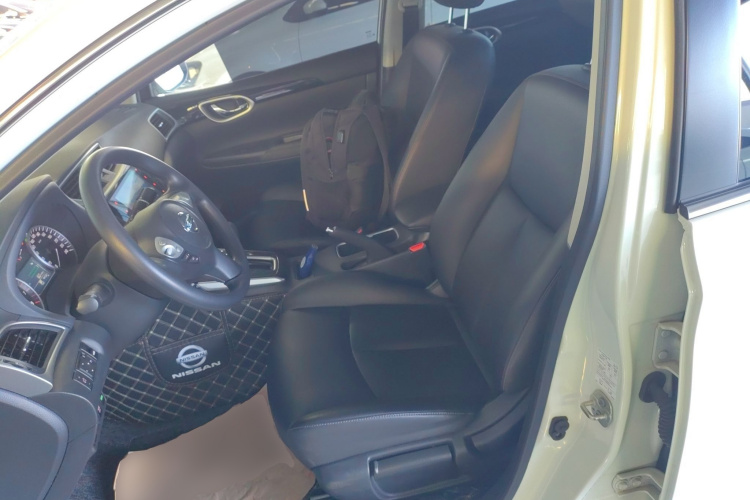 日产 轩逸 2021款 经典 1.6XL CVT豪华版中控内饰19