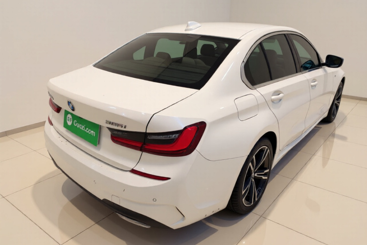 宝马3系 2022款 325i M运动套装车身外观7