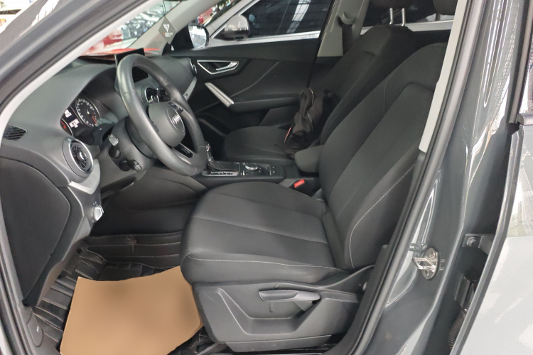 奥迪Q2L 2020款 35 TFSI 进取动感型中控内饰19