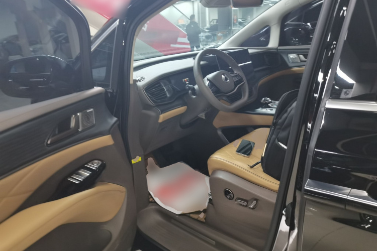 腾势D9 2022款 DM-i 970 四驱旗舰型中控内饰19