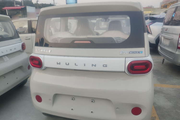 五菱汽车 宏光MINIEV 2024款 第三代 215km 青春版车身外观6