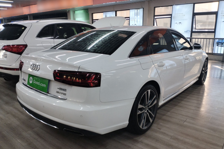 奥迪A6L 2016款 30 FSI 舒适型车身外观7