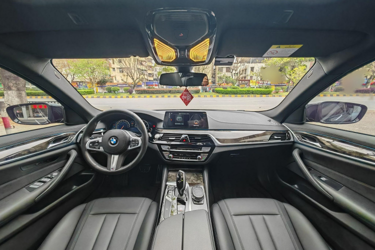 宝马5系 2018款 525Li M运动套装中控内饰7001