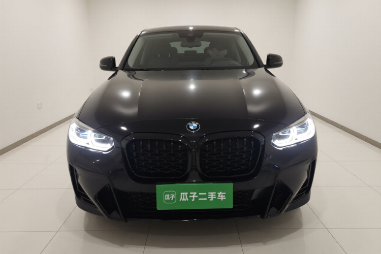 宝马X4 2022款 xDrive 25i M运动套装车身外观2