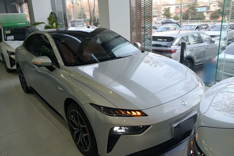 东风奕派 eπ007 2025款 纯电 565四驱Max领航版车身外观3