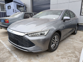 比亚迪 秦PLUS 2024款  荣耀版 DM-i 120KM超越型