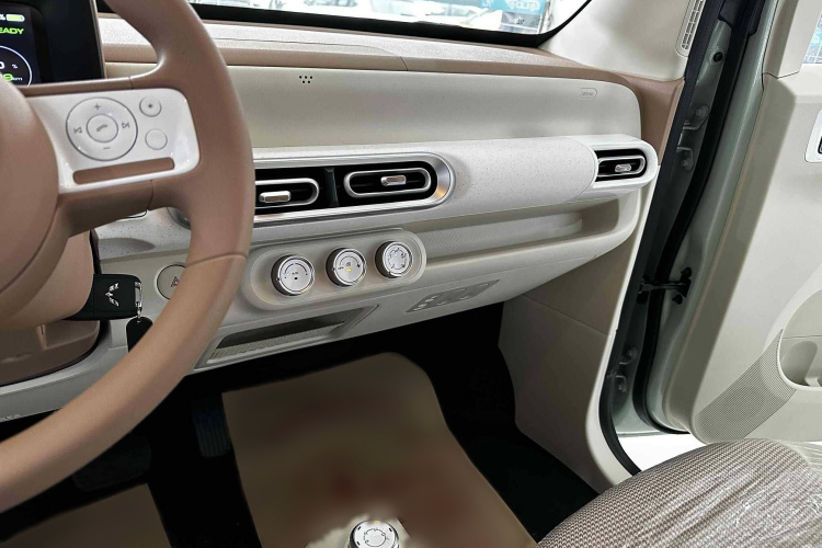 五菱汽车 宏光MINIEV 2024款 第三代 215km 青春版中控内饰7004