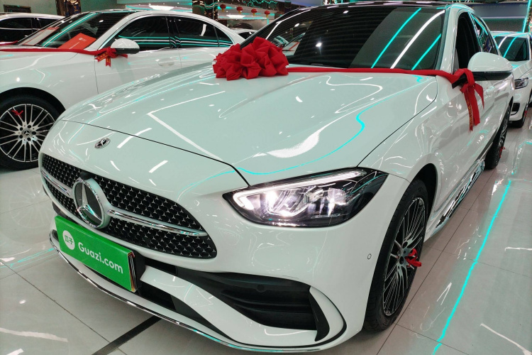 奔驰C级 2024款 改款 C 260 L 运动版车身外观1