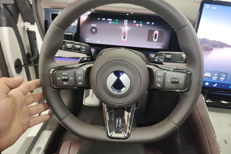 腾势Z9GT 2024款 1100四驱Ultra版中控内饰13