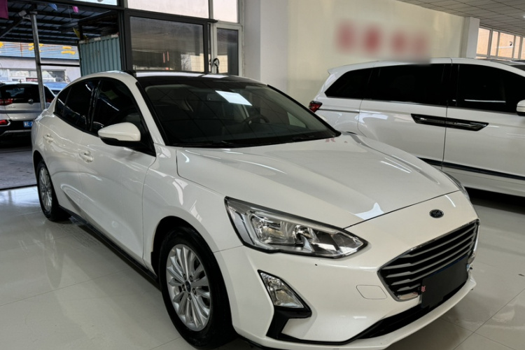 福特 福克斯 2019款 三厢 EcoBoost 180 自动锋潮型车身外观6009