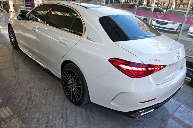 奔驰C级 2023款 改款 C 260 L 运动版车身外观6