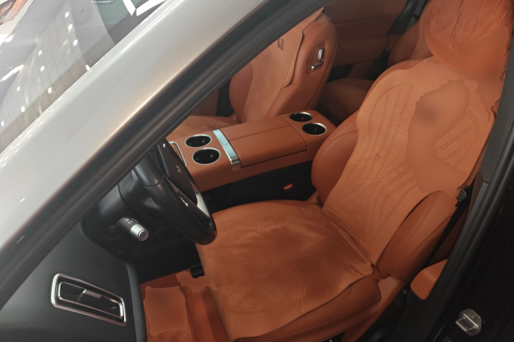 理想汽车 理想L9 2022款 Max中控内饰19