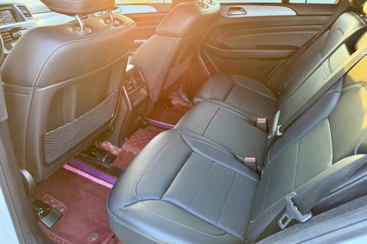 奔驰M级 2014款 ML 320 4MATIC中控内饰7002