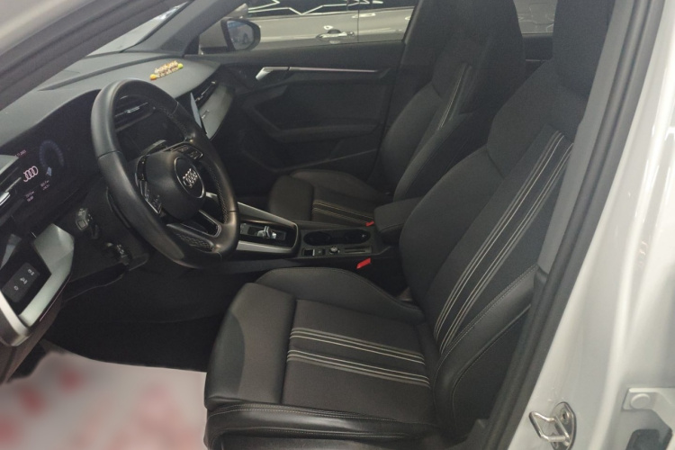 奥迪A3 2024款 A3L Limousine 35 TFSI 时尚运动型局部细节19