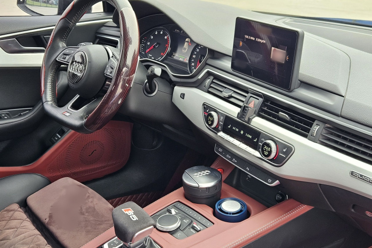 奥迪A5 2019款 Sportback 40 TFSI 时尚型中控内饰7010