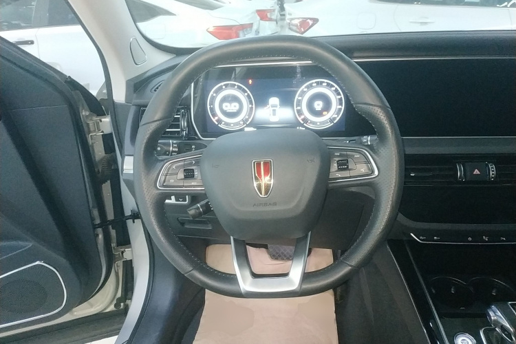 红旗HS5 2022款 改款 2.0T 智联旗享版中控内饰13