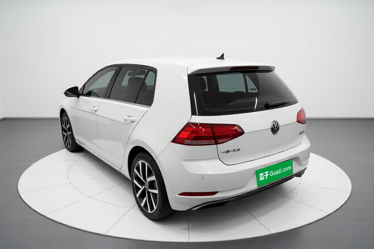 大众 高尔夫 2020款 挚爱版 280TSI DSG舒适型车身外观5