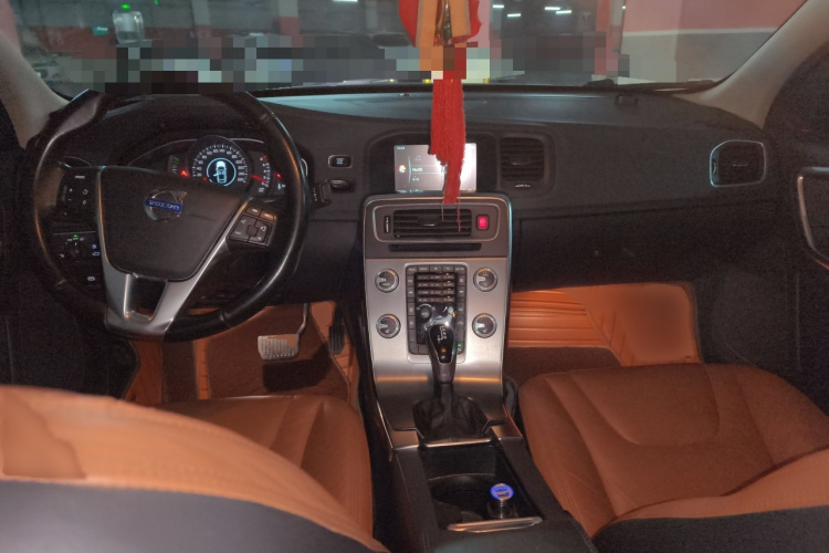 沃尔沃S60 2015款 S60L 2.0T 智远版中控内饰7002