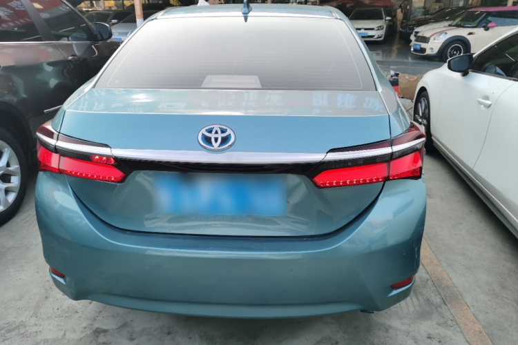丰田 卡罗拉 2017款 改款双擎 1.8L E-CVT精英版车身外观6