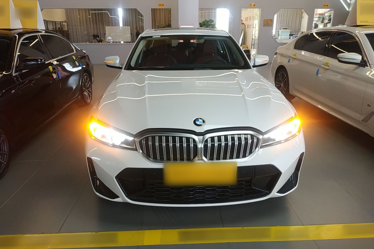 宝马3系 2024款 320Li M运动套装车身外观2