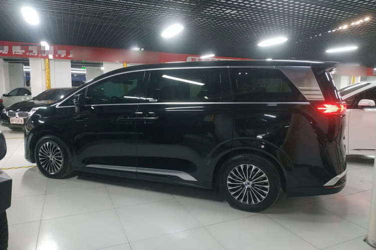 腾势D9 2022款 DM-i 1040 尊贵型车身外观6003