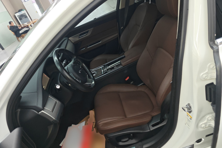 捷豹XFL 2018款 XFL 2.0T 250PS 豪华版中控内饰19