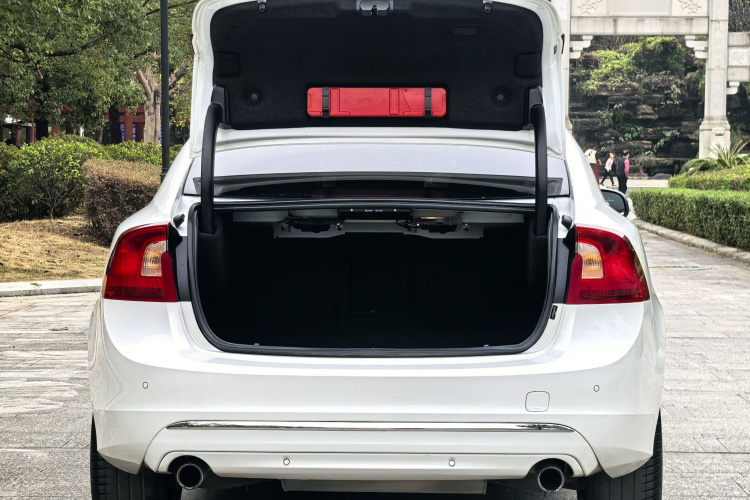 沃尔沃S60 2019款 S60L 改款 T5 智进进阶版局部细节23