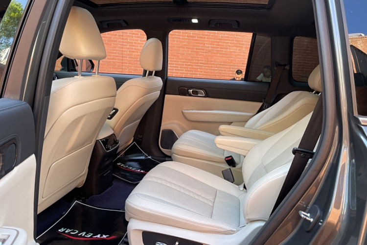 理想汽车 理想ONE 2020款 增程6座版中控内饰7009