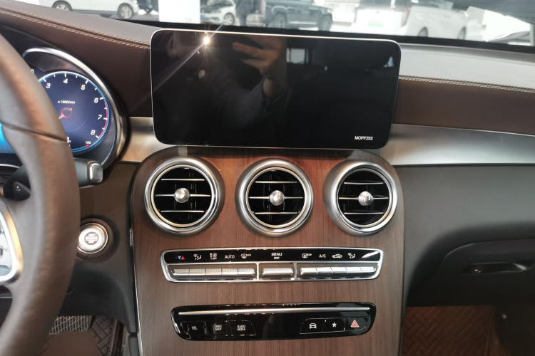 奔驰GLC 2021款 GLC 300 L 4MATIC 动感型局部细节16