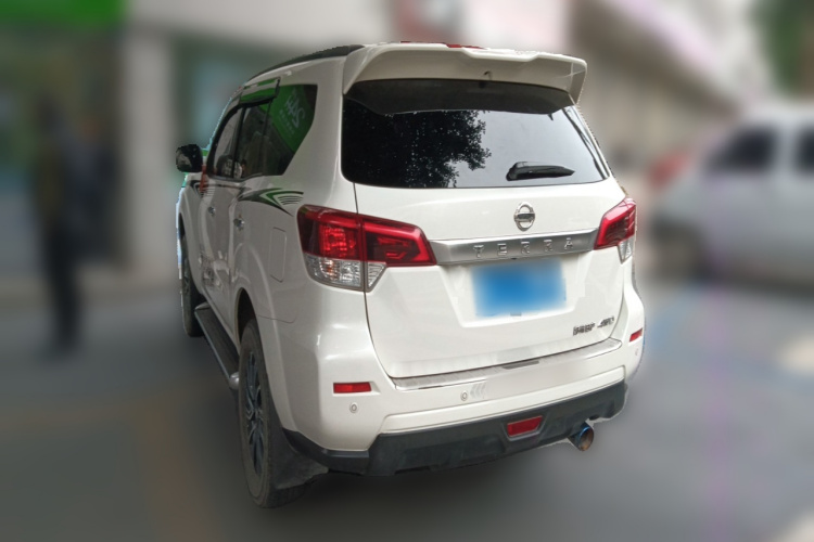 日产 途达 2020款 2.5L XV 4WD 自动四驱旗舰版车身外观5