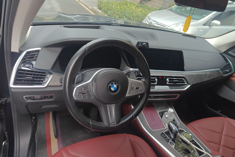 宝马X5 2022款 改款 xDrive 30Li 尊享型M运动套装中控内饰12