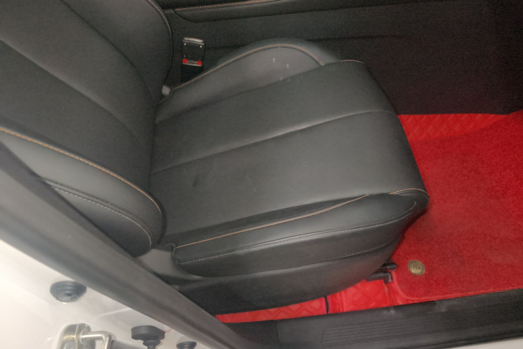 长安欧尚X7 PLUS 2023款 畅享版 1.5T自动尊贵型 7座局部细节41