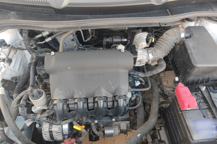 比亚迪 秦 2019款 1.5L 自动豪华型机舱底盘24