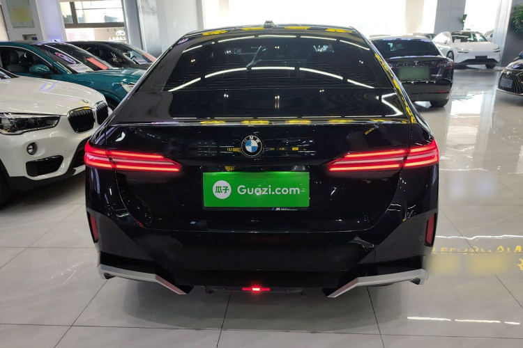 宝马5系 2024款 525Li M运动套装车身外观6