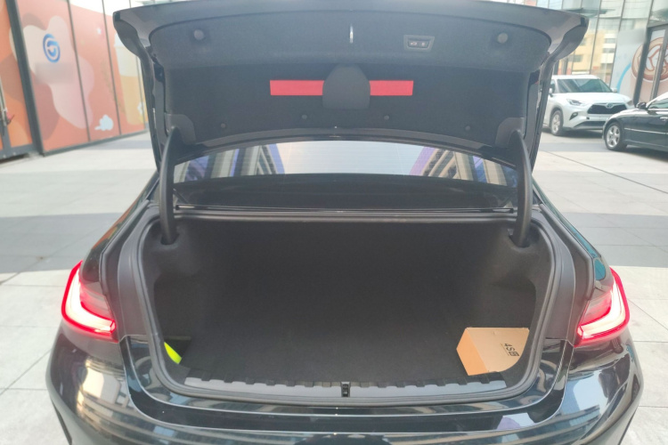 宝马3系 2024款 325Li M运动套装局部细节23