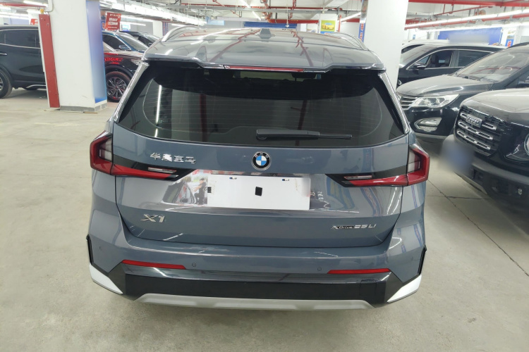 宝马X1 2023款 xDrive25Li X设计套装车身外观6