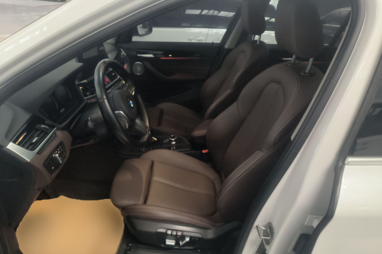 宝马X1 2022款 sDrive25Li 领先型中控内饰19