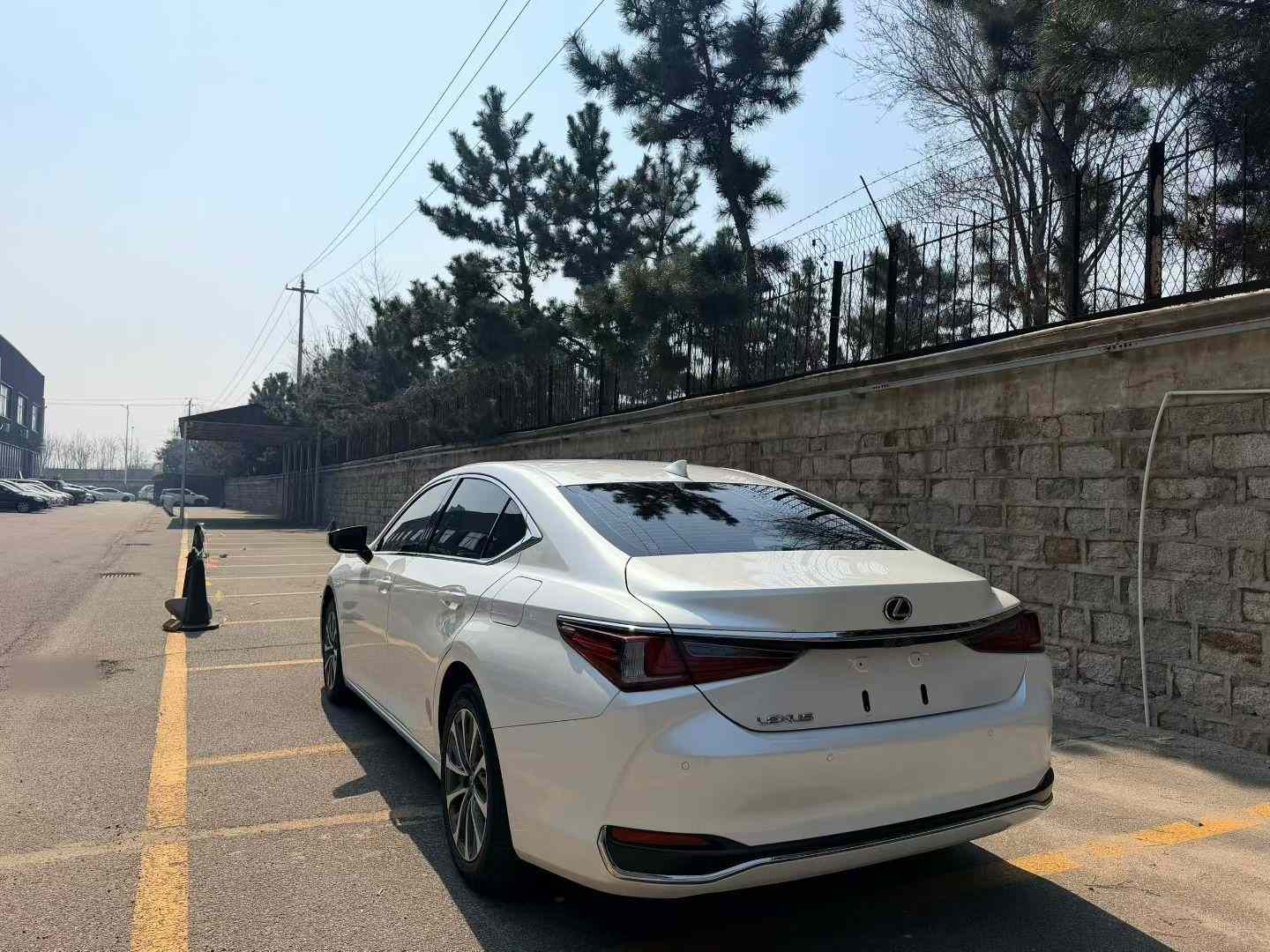 雷克萨斯ES 2023款 200 卓越版(3)