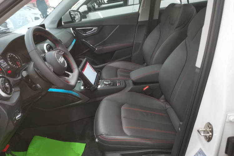 奥迪Q2L 2023款 35TFSI 进取动感型中控内饰19