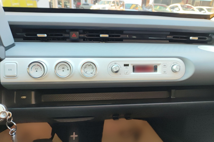 五菱汽车 宏光MINIEV 2022款 GAMEBOY 200km 玩咖款 磷酸铁锂局部细节16