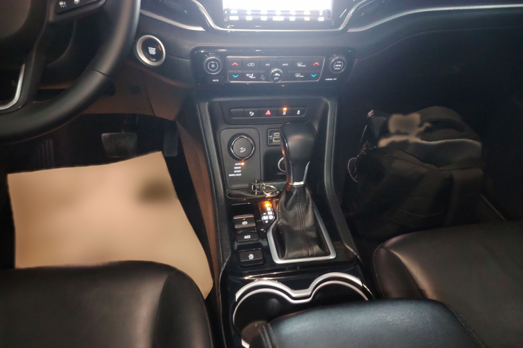 Jeep 大指挥官 2018款 2.0T 四驱臻享版 国V局部细节18