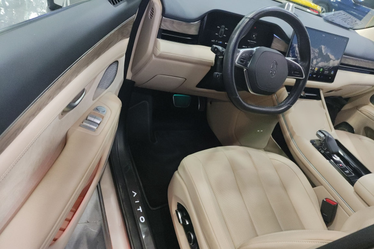 鸿蒙智行 问界M7 2022款 1.5T 后驱舒适版中控内饰7003