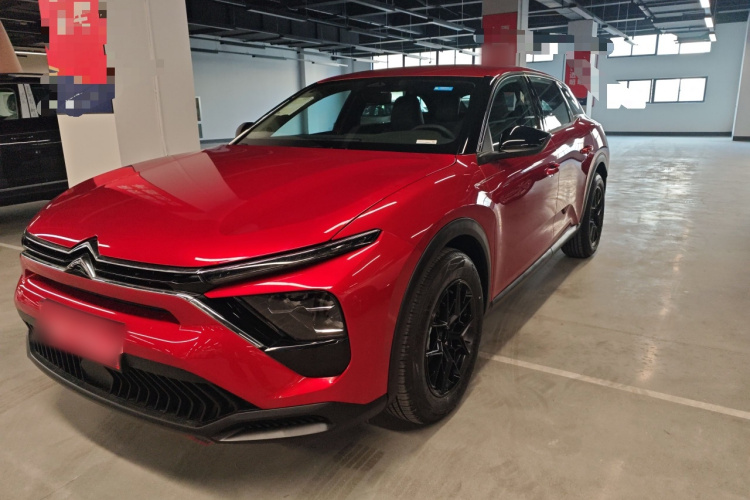 雪铁龙 凡尔赛C5 X 2025款 1.6T 海外版车身外观1