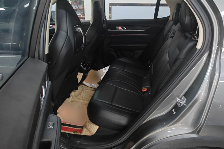 领克01 2021款 2.0TD 两驱型Pro中控内饰21