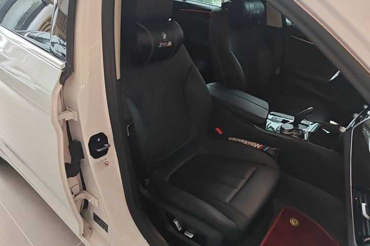 宝马5系 2019款 改款 525Li 豪华套装局部细节41