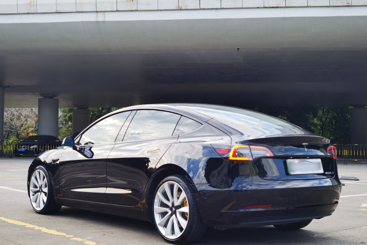 特斯拉 Model 3 2022款 后轮驱动版车身外观6004