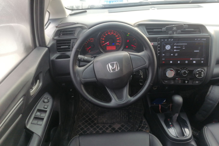 本田 飞度 2018款 1.5L CVT舒适天窗版局部细节13